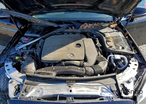 2019 Mercedes-Benz C 300 z USA, uszkodzony, nr VIN 55SWF8DB5KU310179